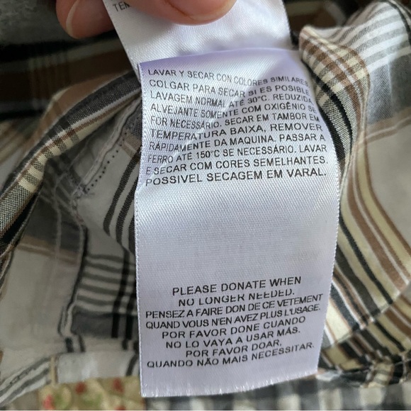 Signature Levi’s Shortsleeved plaid Button-up - Picture 7 of 11